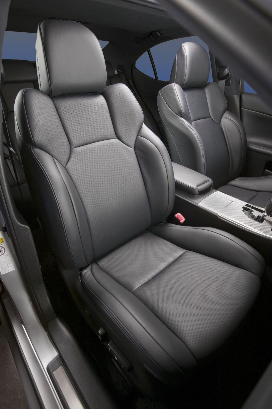  Lexus IS-F 2012 года  (фото 5 из 19)